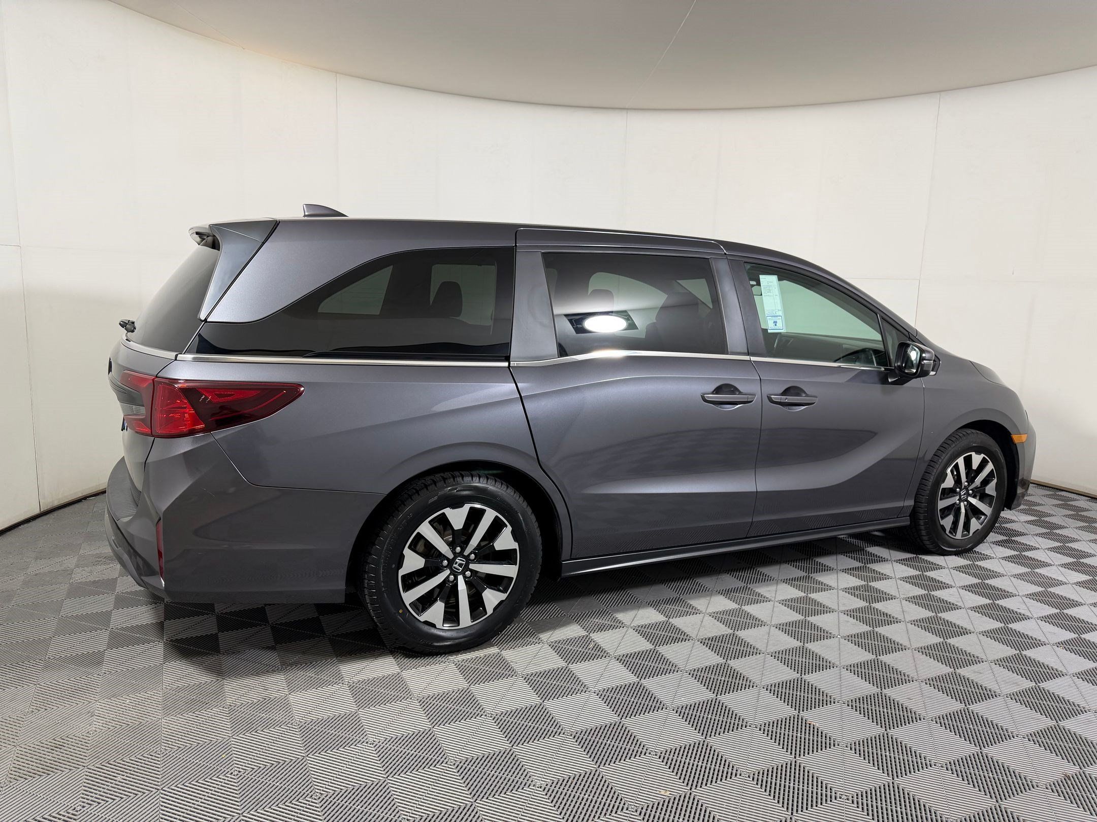 Certified 2025 Honda Odyssey EX-L image 7