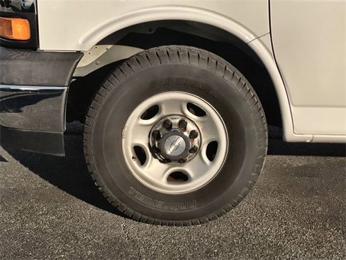 Used 2020 Chevrolet Express 3500 LT w/ LT Preferred Equipment Group image 30