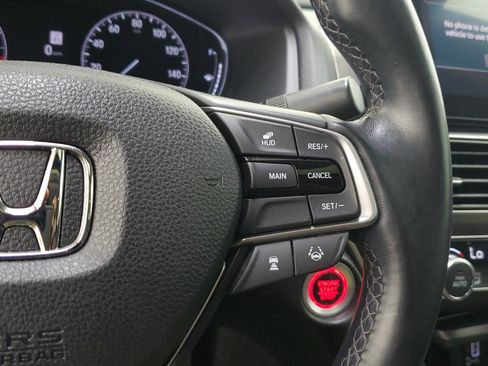 Used 2018 Honda Accord Touring image 26