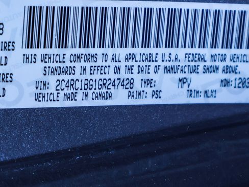 Used 2016 Chrysler Town & Country Touring w/ Driver Convenience Group image 28