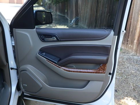 Used 2020 Chevrolet Tahoe Premier AWD/4WD image 28