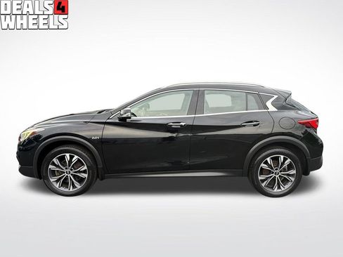 Used 2018 INFINITI QX30 Premium w/ Navigation Package AWD/4WD image 2
