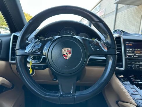 Used 2014 Porsche Cayenne Platinum Edition image 29