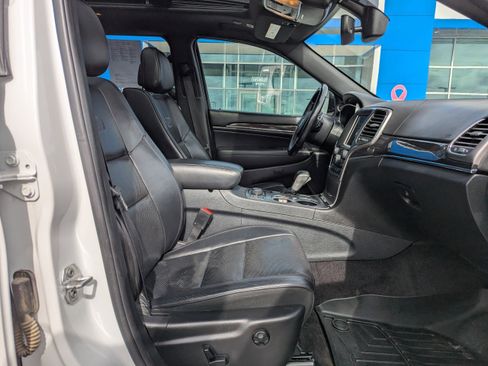 Used 2018 Jeep Grand Cherokee Overland image 42