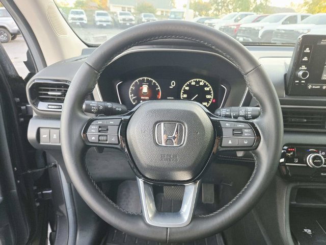 Used 2025 Honda Pilot EX-L image 11