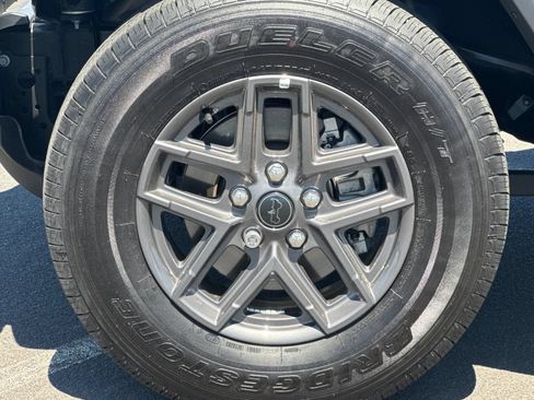 Used 2021 Jeep Gladiator Overland AWD/4WD image 35
