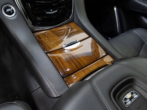 Used 2017 Cadillac Escalade Premium Luxury image 22