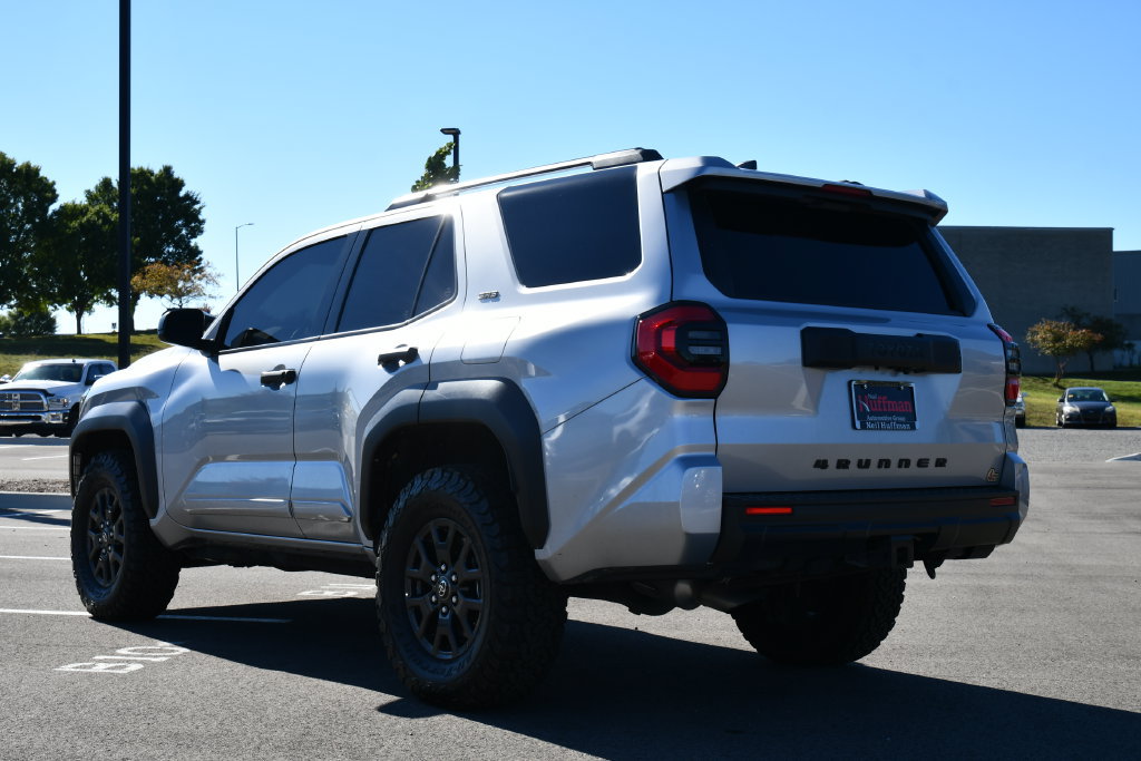 Used 2025 Toyota 4Runner SR5 AWD/4WD image 7