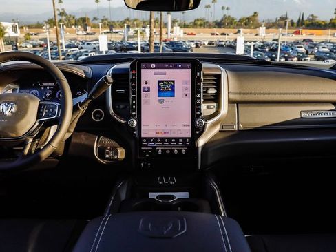 New 2026 RAM 2500 Laramie AWD/4WD image 15