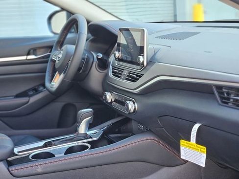 New 2025 Nissan Altima 2.5 SR image 12