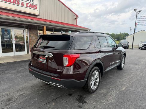 Used 2023 Ford Explorer XLT w/ Equipment Group 202A AWD/4WD image 4