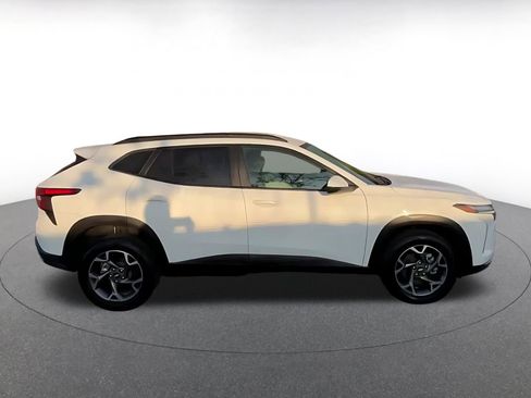 Used 2025 Chevrolet Trax LT image 16