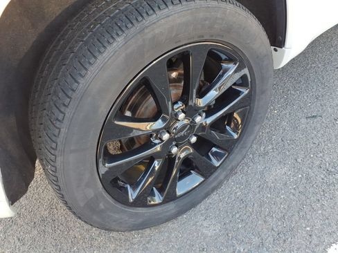 Used 2019 Jeep Grand Cherokee Altitude AWD/4WD image 5