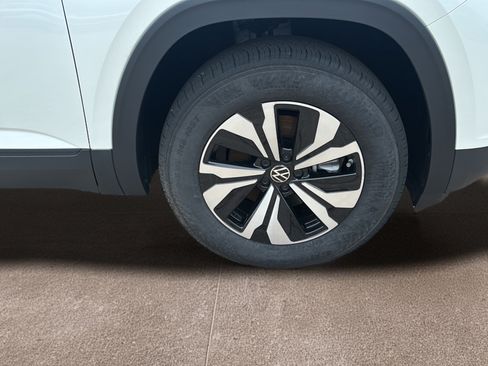 New 2026 Volkswagen Atlas SE FWD image 9
