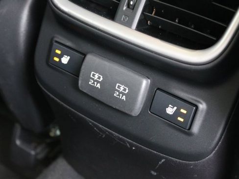 Used 2020 Subaru Outback Limited image 33