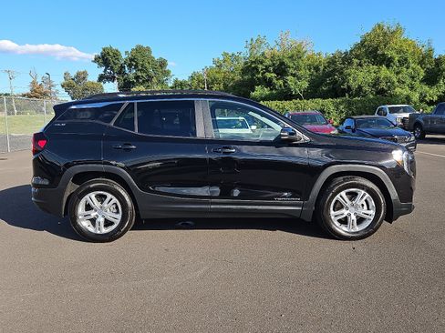 Certified 2022 GMC Terrain SLE w/ Driver Convenience Package image 7