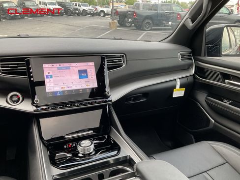 New 2025 Jeep Wagoneer Series II w/ Premium Group I image 13