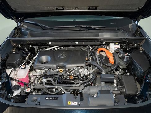 Used 2022 Toyota RAV4 XLE Premium image 21