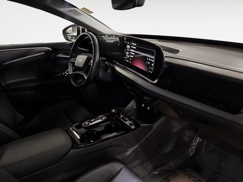 Used 2025 Audi A6 e-tron Premium w/ Ultra Package RWD image 9