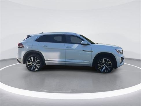 New 2026 Volkswagen Atlas Cross Sport SEL Premium R-Line image 9