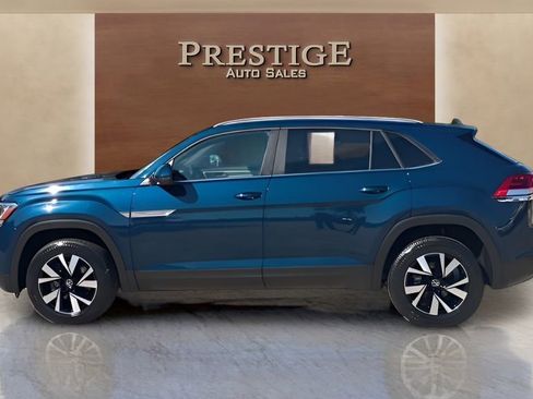 Used 2021 Volkswagen Atlas Cross Sport SE FWD image 2