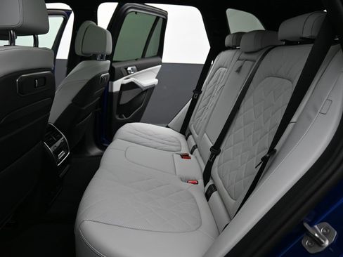Used 2025 BMW X5 M60i image 17