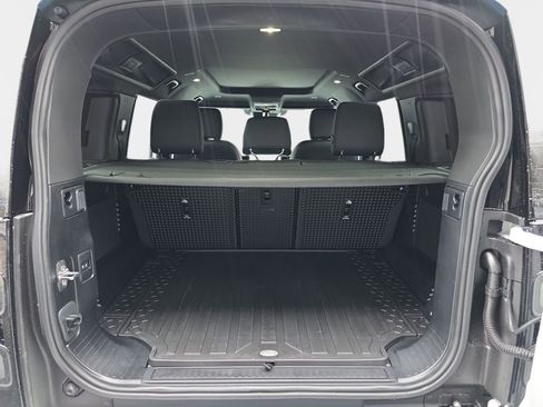 New 2026 Land Rover Defender 110 S image 12