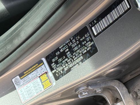 Used 2025 Kia K4 LXS image 31