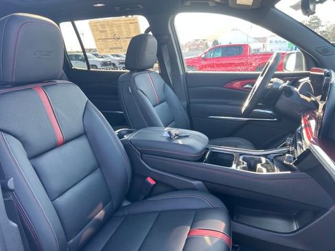 New 2026 Chevrolet Traverse RS w/ LPO, Floor Liner Package image 11