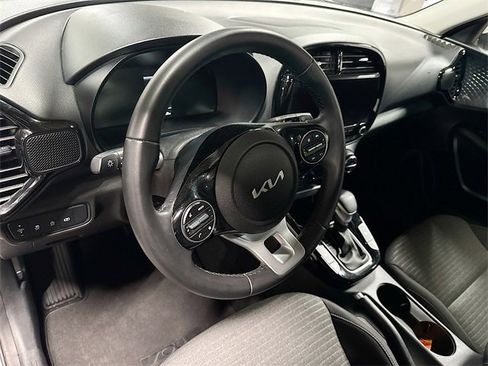 Used 2023 Kia Soul EX image 9