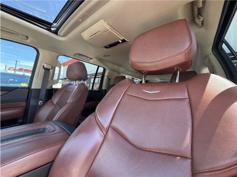 Used 2019 Cadillac Escalade ESV Premium Luxury AWD/4WD image 22