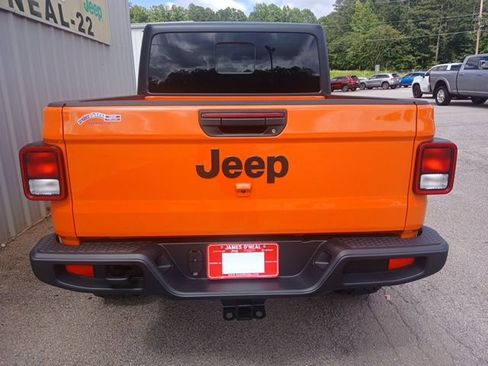 New 2025 Jeep Gladiator Sport image 4