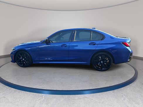 Certified 2025 BMW 330i Sedan w/ M Sport Package RWD image 9