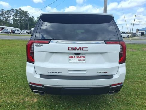 New 2026 GMC Yukon XL AT4 AWD/4WD image 6