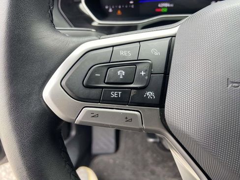 Used 2024 Volkswagen Jetta SE image 31