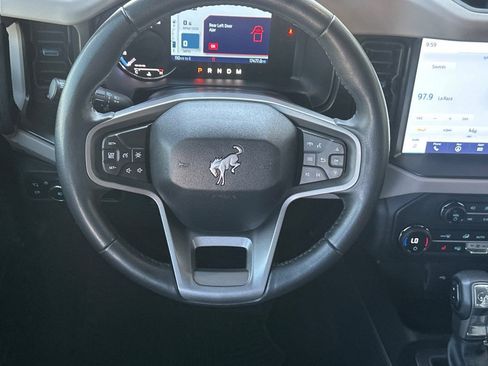 Used 2023 Ford Bronco Wildtrak image 14