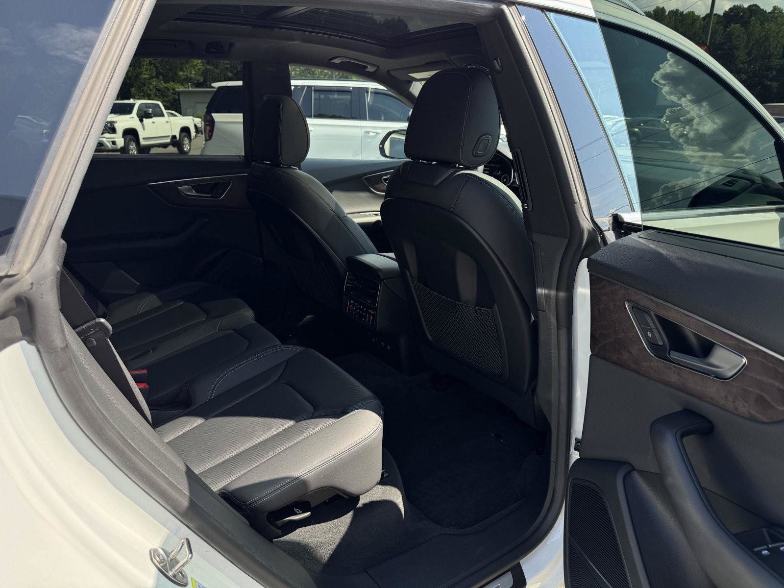 Used 2019 Audi Q8 Prestige w/ Towing Package AWD/4WD image 15