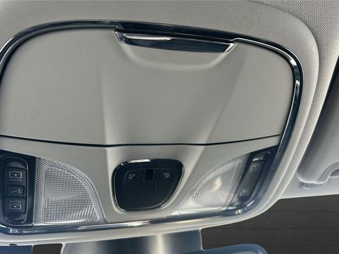 Used 2021 Jeep Cherokee Limited image 11