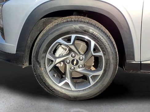 Used 2024 Chevrolet Trax LT w/ Driver Confidence Package FWD image 10