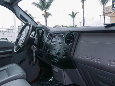 Used 2012 Ford F250 XL w/ Camper Pkg RWD image 12