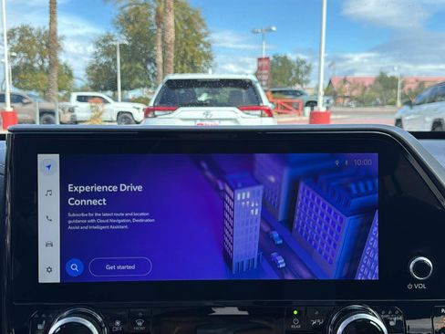 Used 2024 Toyota Highlander Limited image 19