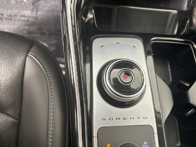 Used 2022 Kia Sorento SX w/ Panoramic Sunroof Package AWD/4WD image 17