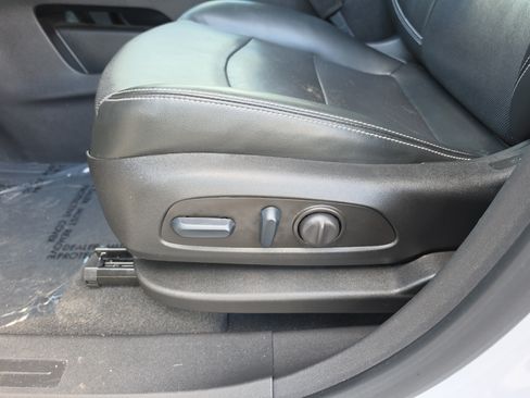 Certified 2023 GMC Terrain SLT w/ Elevation Edition FWD image 17