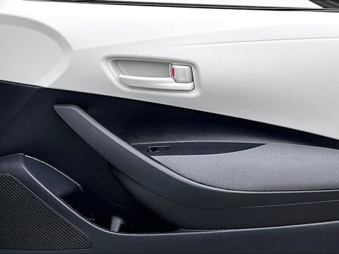Used 2025 Toyota Corolla LE FWD image 21