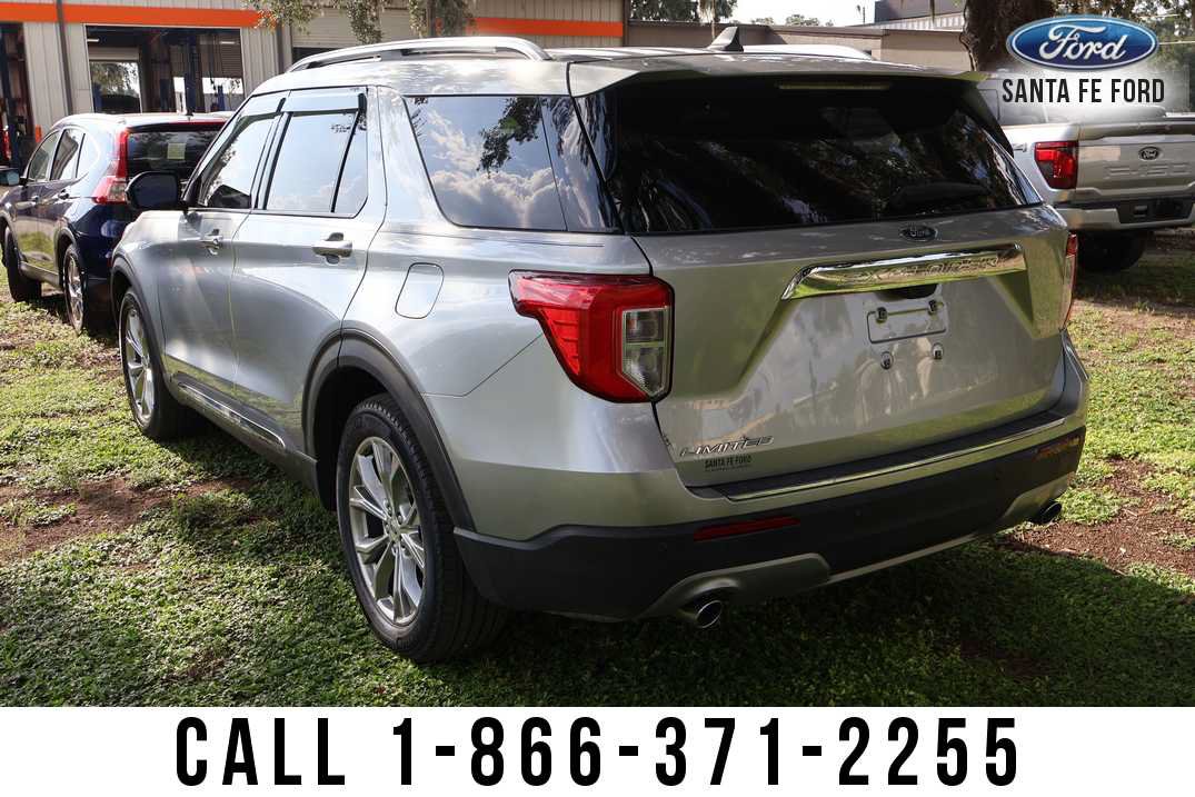 Used 2024 Ford Explorer Limited RWD image 3