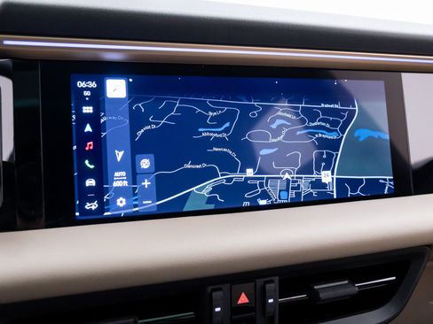 Certified 2025 Porsche Macan 4S Electric image 25