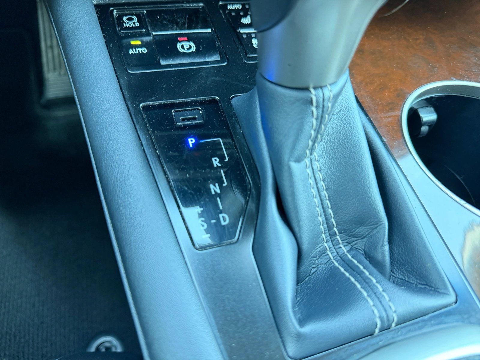 Used 2018 Lexus RX 450h AWD w/ Premium Package image 18