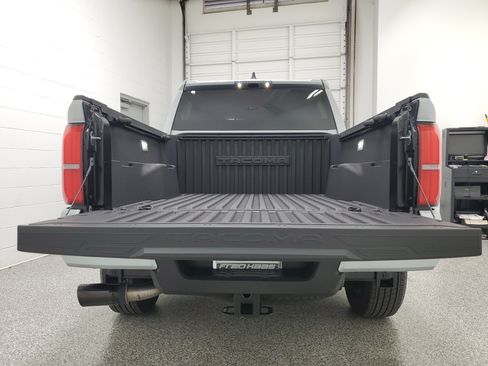 Certified 2025 Toyota Tacoma TRD Sport AWD/4WD image 10