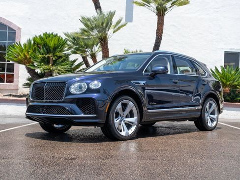 Used 2024 Bentley Bentayga AWD/4WD image 30
