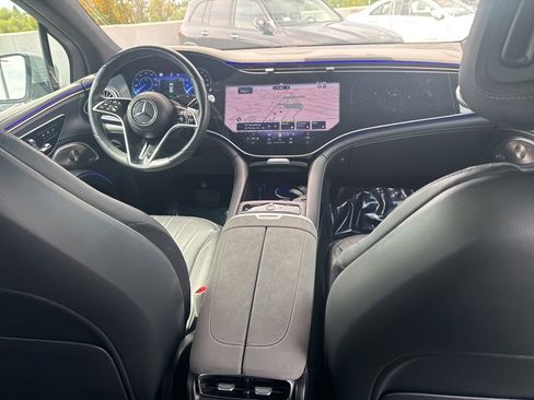 Used 2023 Mercedes-Benz EQS 580 4MATIC SUV image 7